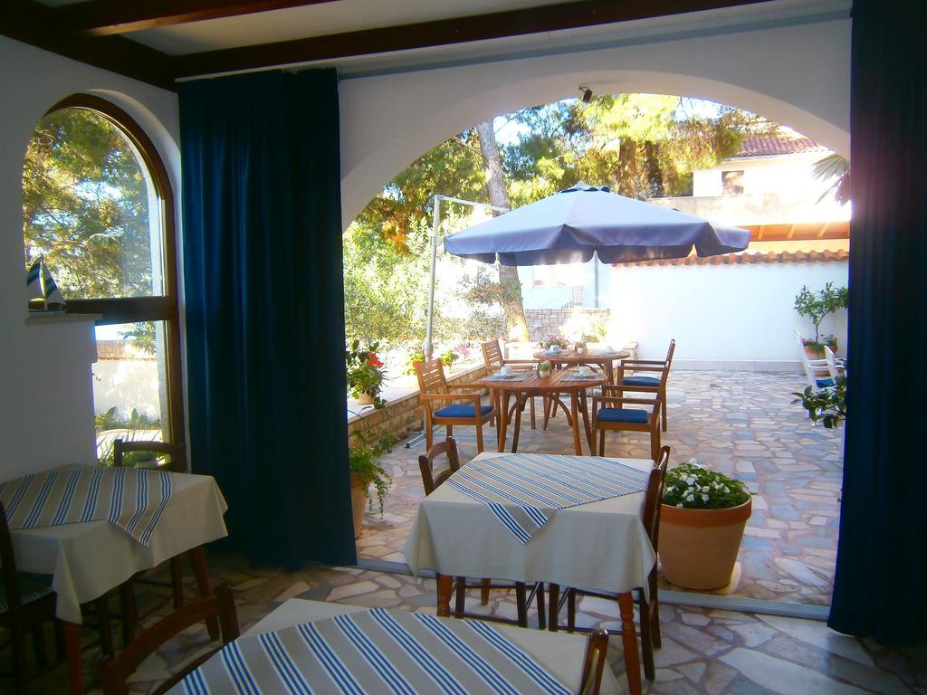 Bed & Breakfast Pansion Rade Hotel Pirovac Exterior photo